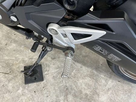 ホンダ CB250R CB250R 2019年モデル USB1ポート装備 40