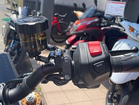 ヤマハ XSR900 16