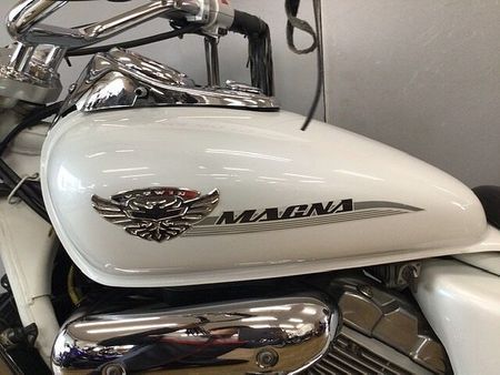 ホンダ マグナ(Vツインマグナ) V-TWIN MAGNA フリンジグリップ キャブ車 スクリーン バックレスト 39
