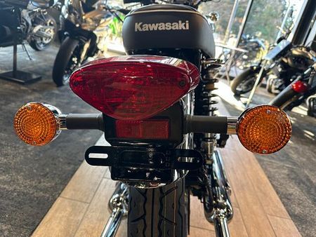 カワサキ W800 相模原エリア唯一のカワサキプラザ店です。お気軽にお問合せくださいませ。 16