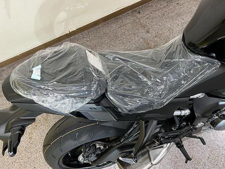 スズキ GSX-S1000 店頭現車無し、要取り寄せ車両。 13