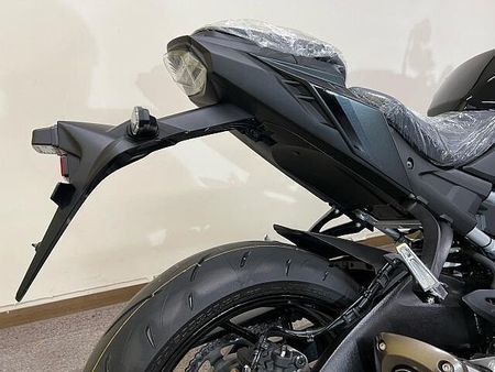 スズキ GSX-S1000 店頭現車無し、要取り寄せ車両。 14