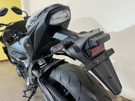 スズキ GSX-S1000 店頭現車無し、要取り寄せ車両。 19