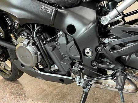 スズキ GSX-S1000 店頭現車無し、要取り寄せ車両。 26