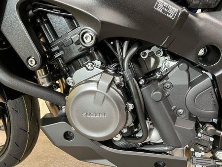 スズキ GSX-S1000 店頭現車無し、要取り寄せ車両。 28