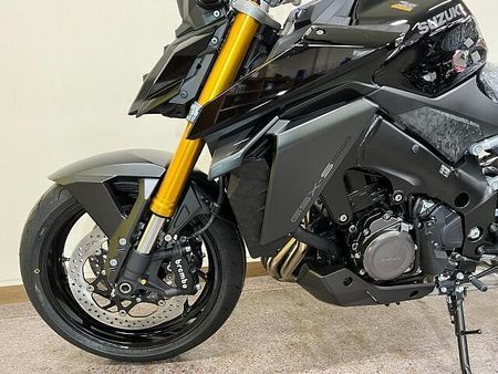 スズキ GSX-S1000 店頭現車無し、要取り寄せ車両。 29