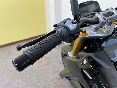 スズキ GSX-S1000 店頭現車無し、要取り寄せ車両。 33