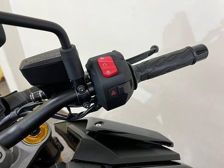 スズキ GSX-S1000 店頭現車無し、要取り寄せ車両。 34