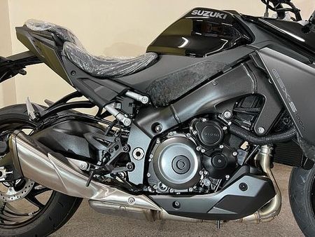 スズキ GSX-S1000 店頭現車無し、要取り寄せ車両。 8