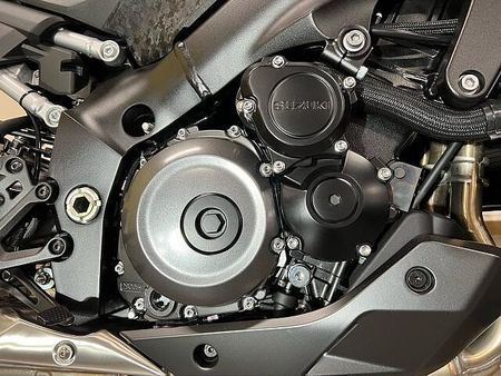 スズキ GSX-S1000 店頭現車無し、要取り寄せ車両。 10