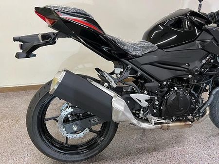 カワサキ Z400 店頭現車無し、要取り寄せ車両。 15