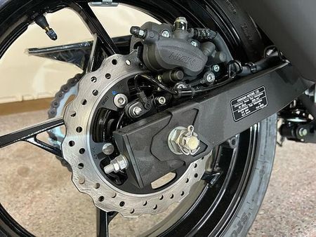 カワサキ Z400 店頭現車無し、要取り寄せ車両。 19