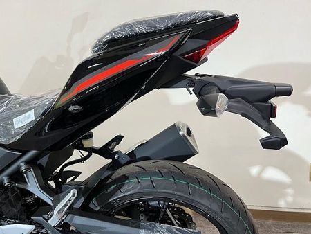カワサキ Z400 店頭現車無し、要取り寄せ車両。 23