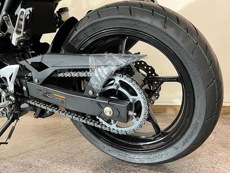 カワサキ Z400 店頭現車無し、要取り寄せ車両。 26