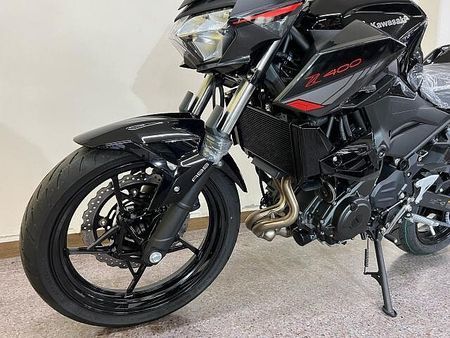 カワサキ Z400 店頭現車無し、要取り寄せ車両。 33