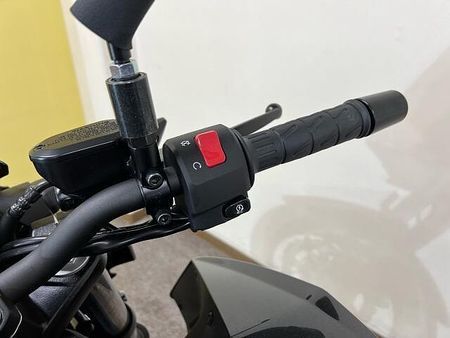 カワサキ Z400 店頭現車無し、要取り寄せ車両。 37