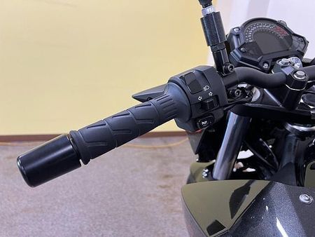 カワサキ Z400 店頭現車無し、要取り寄せ車両。 38