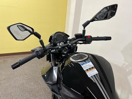 カワサキ Z400 店頭現車無し、要取り寄せ車両。 39