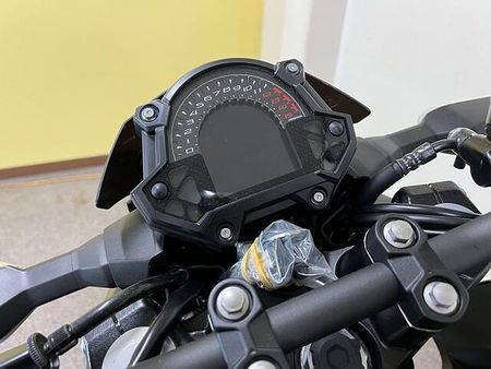 カワサキ Z400 店頭現車無し、要取り寄せ車両。 40