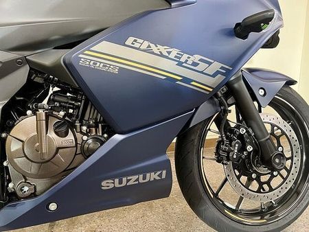 スズキ ジクサー SF250 11