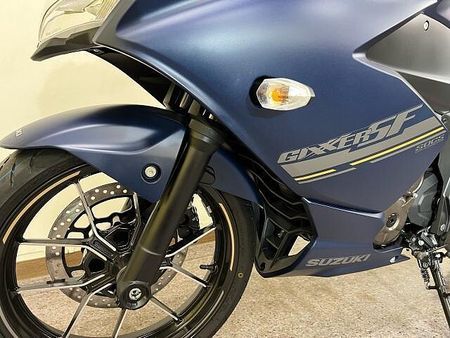 スズキ ジクサー SF250 32