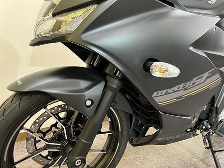 スズキ ジクサー SF250 33
