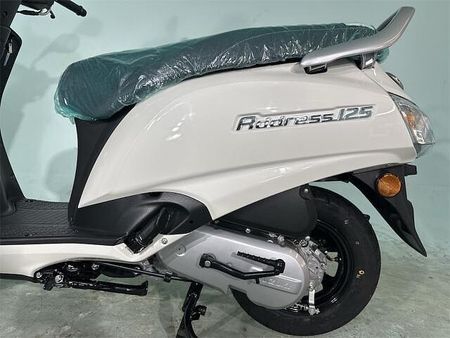 スズキ アドレス125 23