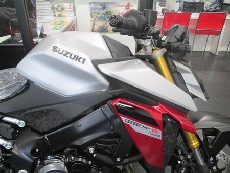 スズキ GSX-S1000 即納できます!!安心のアフターサービスをお約束いたします 12