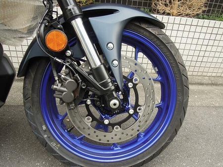 ヤマハ MT-25 エンジン特性はそのままに精悍なフロントマスクに強靭な足回り! 10