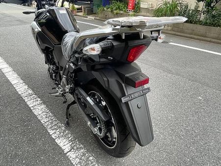 スズキ Vストローム250 大柄な車体でタフなエンジンを搭載のV-ストローム250ABSの入荷です! 14