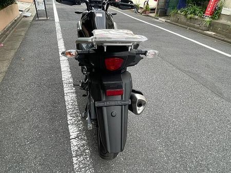 スズキ Vストローム250 大柄な車体でタフなエンジンを搭載のV-ストローム250ABSの入荷です! 15
