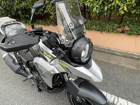 スズキ Vストローム250 大柄な車体でタフなエンジンを搭載のV-ストローム250ABSの入荷です! 26