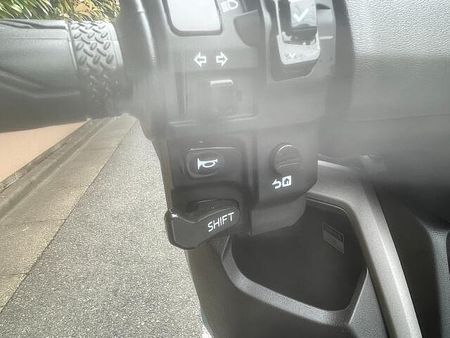 ヤマハ NMAX 155 話題の新型N-MAX155の入荷です!快適に走れるパワフルエンジン搭載!! 12