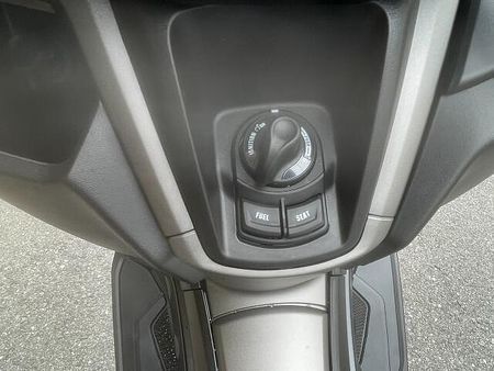 ヤマハ NMAX 155 話題の新型N-MAX155の入荷です!快適に走れるパワフルエンジン搭載!! 16