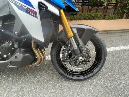 スズキ GSX-S1000 最新のGSX-S1000の入荷!メーターがカラー液晶にグレードアップしました!速いです! 16