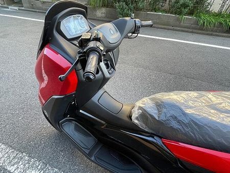 ヤマハ NMAX 155 レッドが際立つ!N-MAX155!豪華機能満載のスマートキーモデルです!上質な走りです!! 12