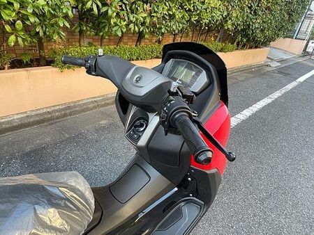 ヤマハ NMAX 155 レッドが際立つ!N-MAX155!豪華機能満載のスマートキーモデルです!上質な走りです!! 22