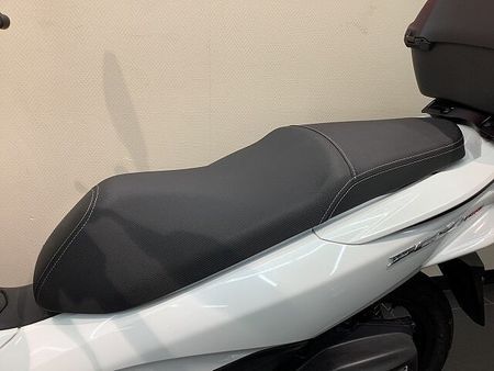 ホンダ PCX150 PCX150 ロングスクリーン/リアボックス 33