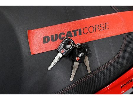 ドゥカティ HYPERMOTARD821 メールでお問合せの際は、ronajapan@gmail.com までお気軽にどうぞ! 18