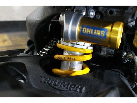 トライアンフ STREET TRIPLE RS メールでお問合せの際は、ronajapan@gmail.com までお気軽にどうぞ! 5