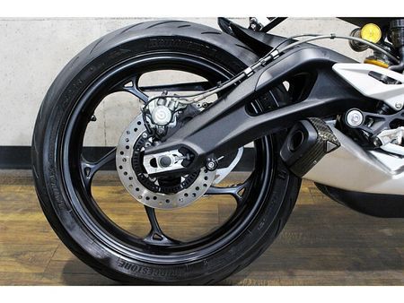 トライアンフ STREET TRIPLE RS メールでお問合せの際は、ronajapan@gmail.com までお気軽にどうぞ! 8