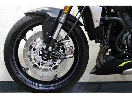 トライアンフ STREET TRIPLE RS メールでお問合せの際は、ronajapan@gmail.com までお気軽にどうぞ! 9