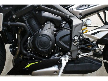 トライアンフ STREET TRIPLE RS メールでお問合せの際は、ronajapan@gmail.com までお気軽にどうぞ! 10