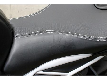 トライアンフ STREET TRIPLE RS メールでお問合せの際は、ronajapan@gmail.com までお気軽にどうぞ! 14
