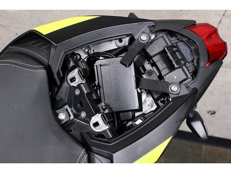 トライアンフ STREET TRIPLE RS メールでお問合せの際は、ronajapan@gmail.com までお気軽にどうぞ! 16