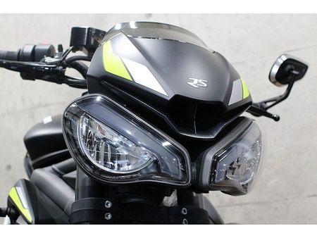 トライアンフ STREET TRIPLE RS メールでお問合せの際は、ronajapan@gmail.com までお気軽にどうぞ! 26