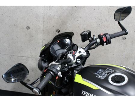 トライアンフ STREET TRIPLE RS メールでお問合せの際は、ronajapan@gmail.com までお気軽にどうぞ! 28