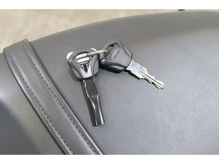 トライアンフ TRIDENT 660 メールでお問い合わせの際は、ronajapan.shiki@gmail.com まで! 31