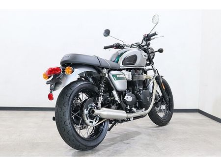 トライアンフ BONNEVILLE T100 メールでお問い合わせの際は、ronajapan.shiki@gmail.com まで! 3