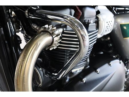 トライアンフ BONNEVILLE T100 メールでお問い合わせの際は、ronajapan.shiki@gmail.com まで! 11